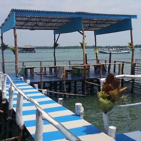 Blue Coral Homestay カリムンジャワ エクステリア 写真