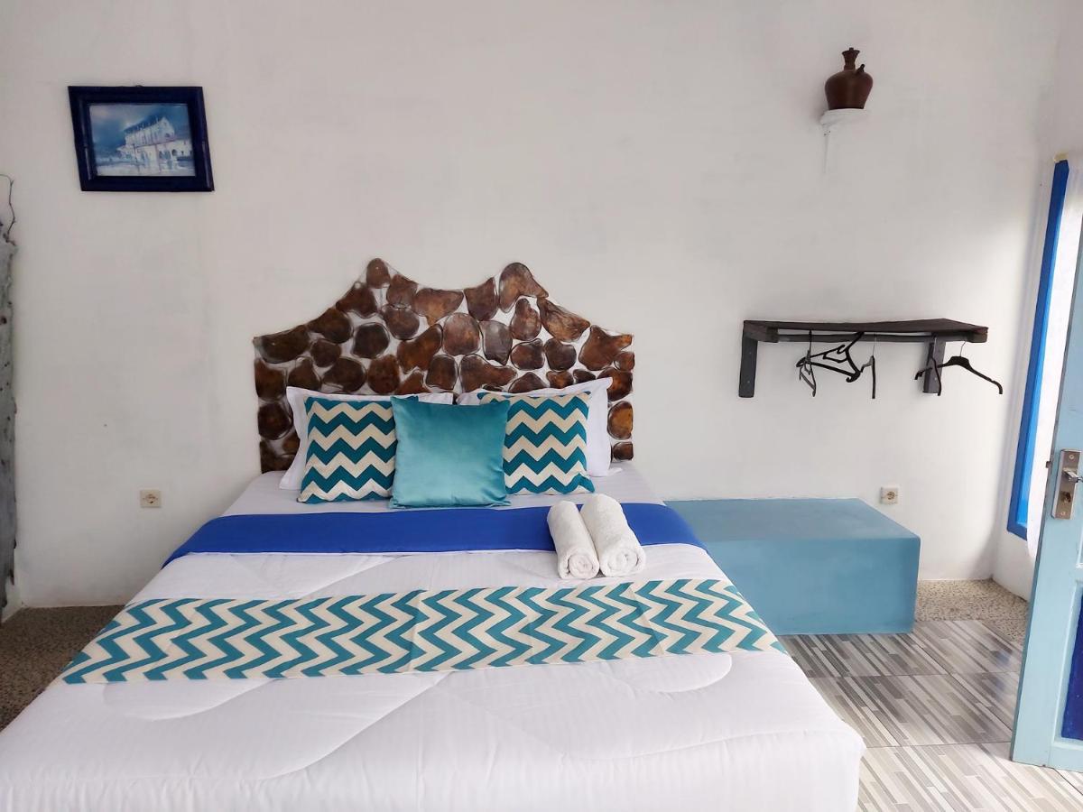 Blue Coral Homestay カリムンジャワ エクステリア 写真