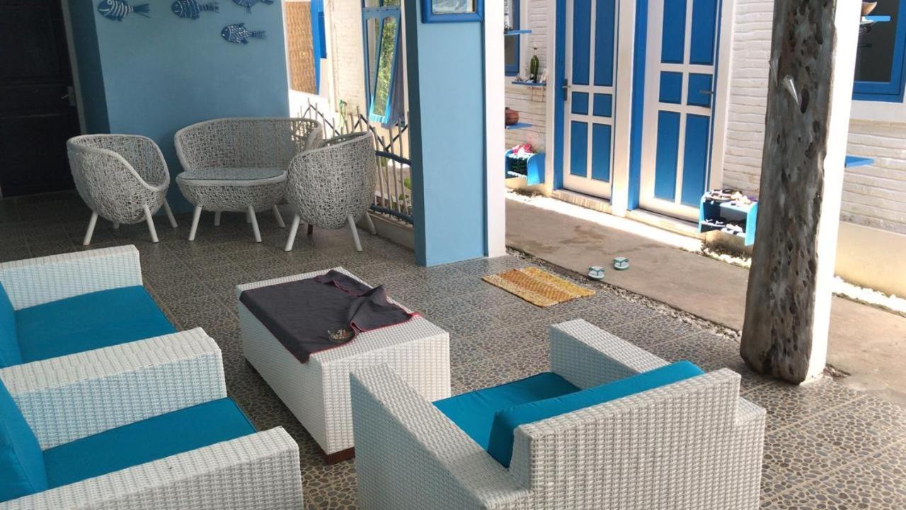 Blue Coral Homestay カリムンジャワ エクステリア 写真