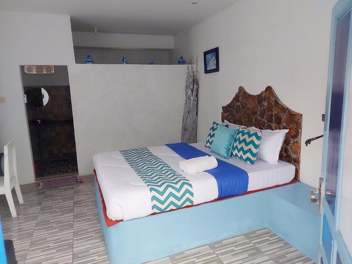 Blue Coral Homestay カリムンジャワ エクステリア 写真