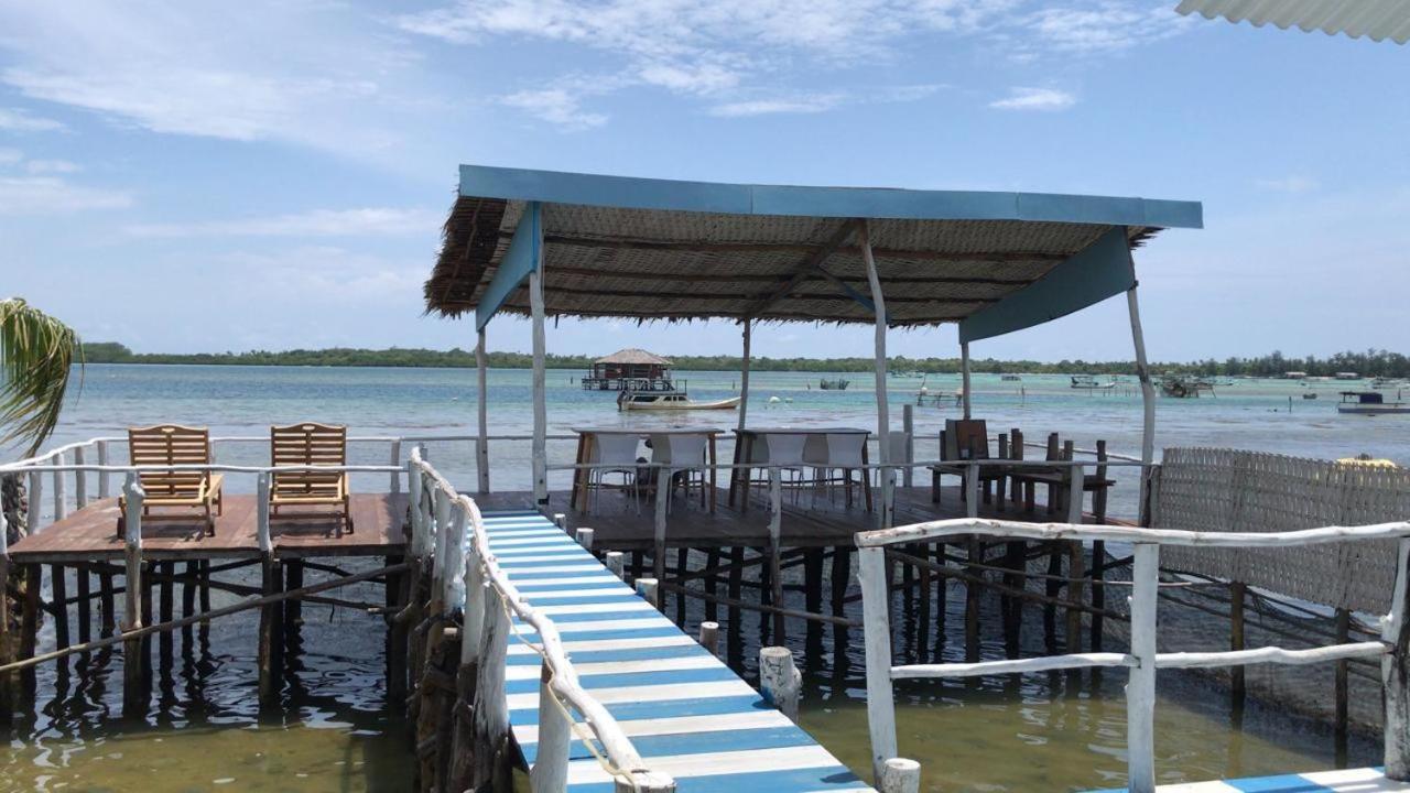 Blue Coral Homestay カリムンジャワ エクステリア 写真