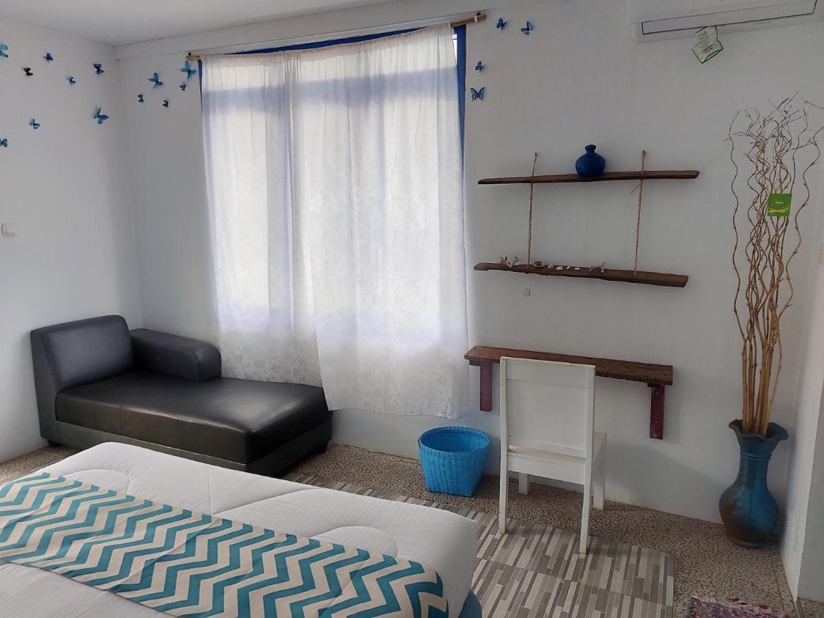 Blue Coral Homestay カリムンジャワ エクステリア 写真