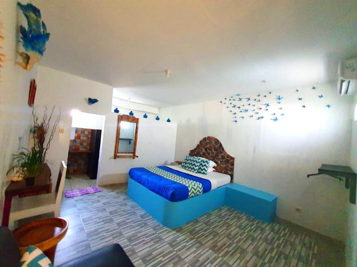 Blue Coral Homestay カリムンジャワ エクステリア 写真