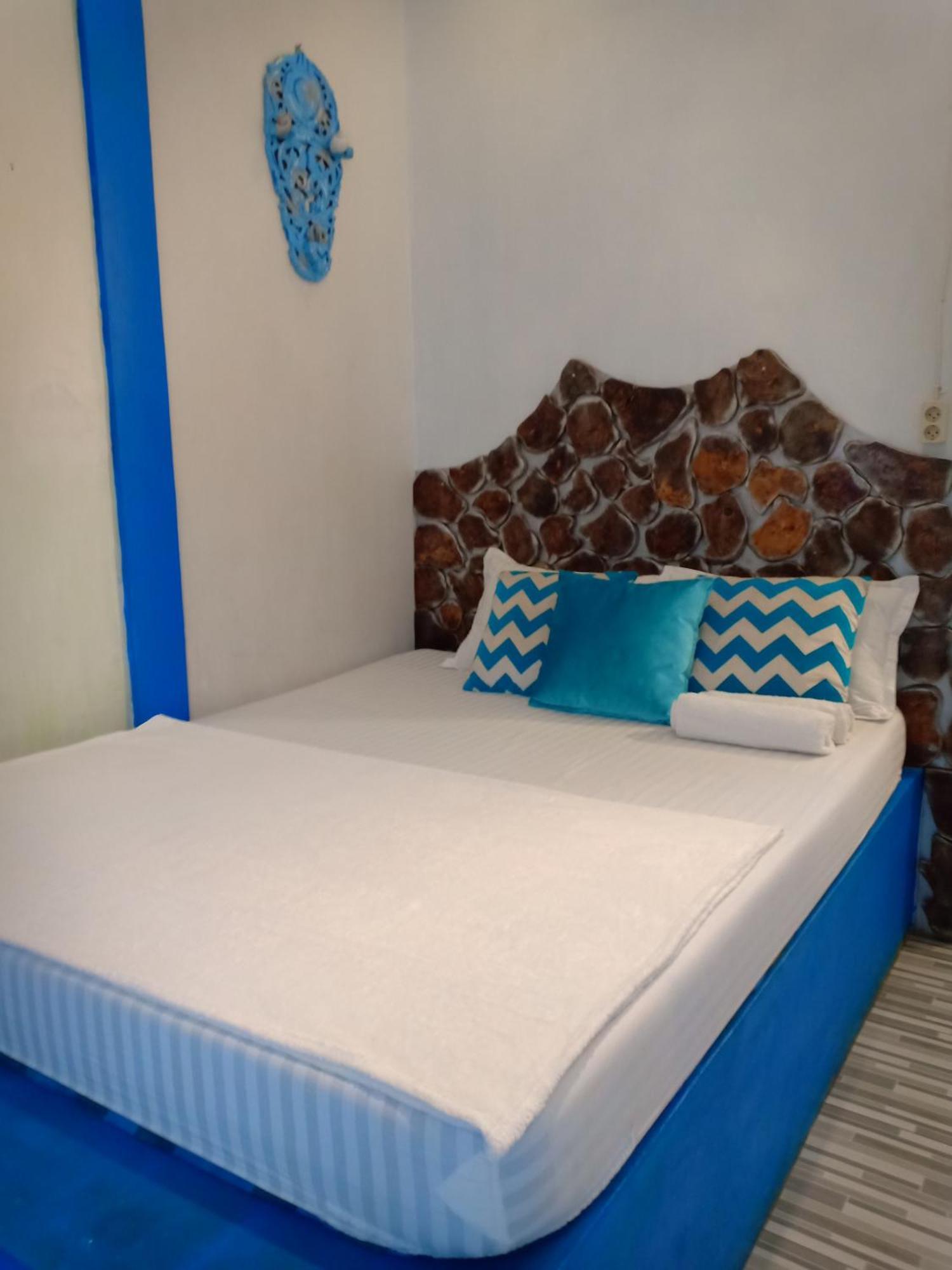 Blue Coral Homestay カリムンジャワ エクステリア 写真