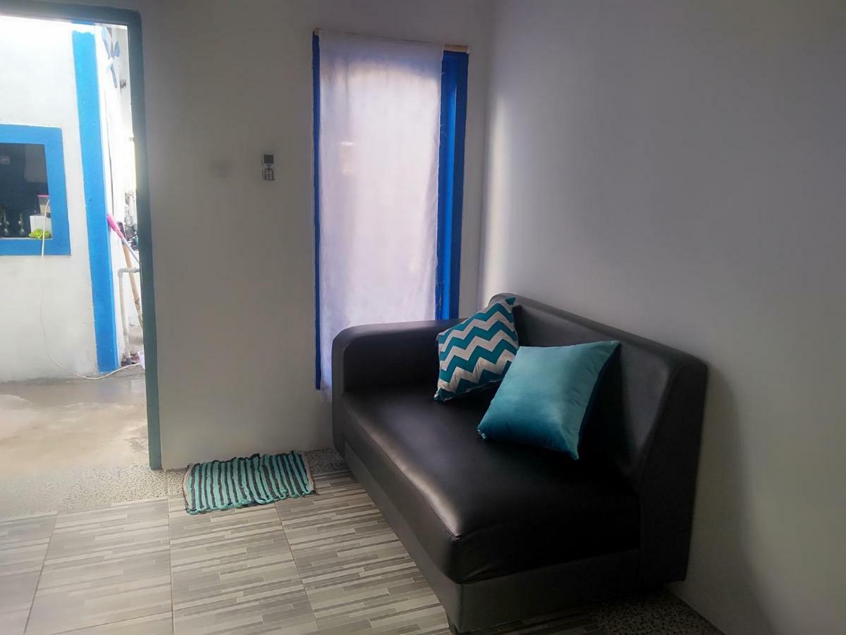 Blue Coral Homestay カリムンジャワ エクステリア 写真