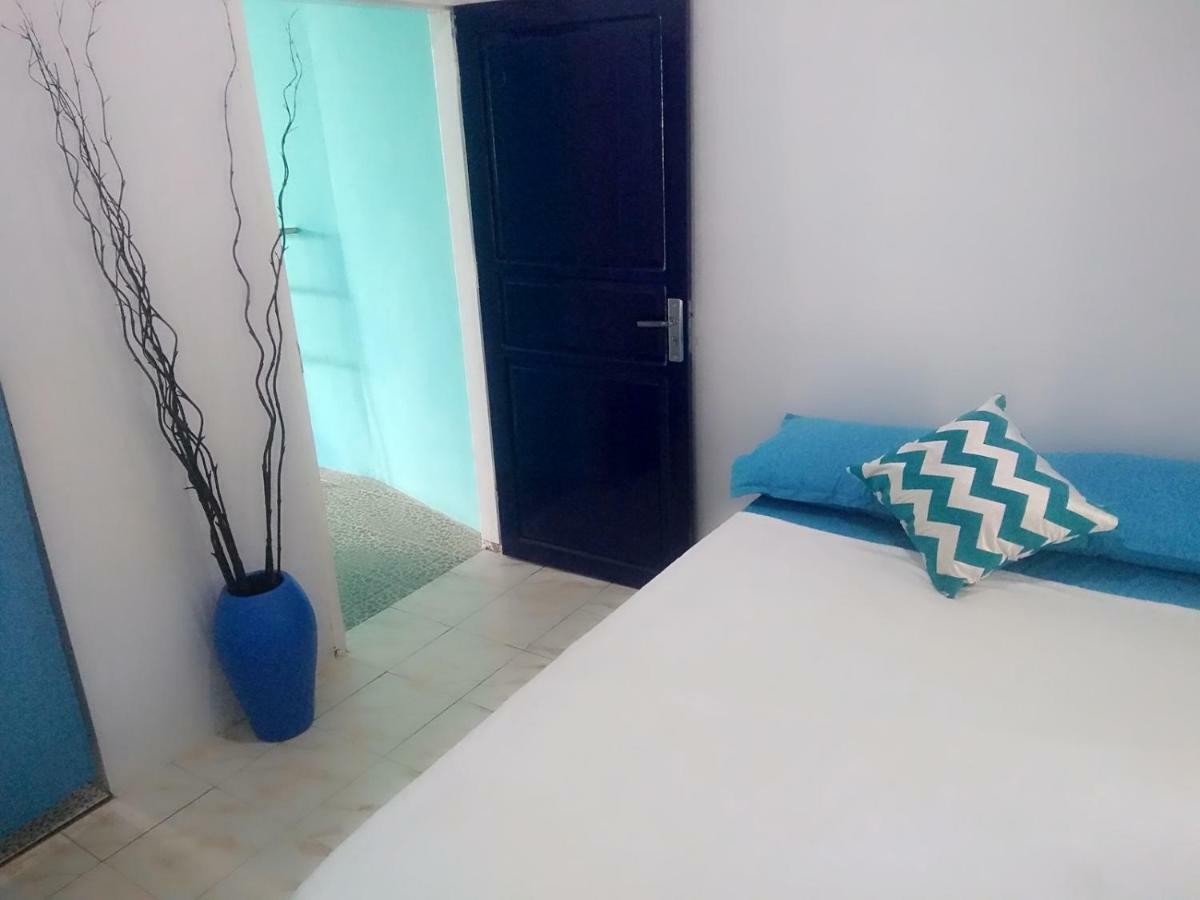 Blue Coral Homestay カリムンジャワ エクステリア 写真