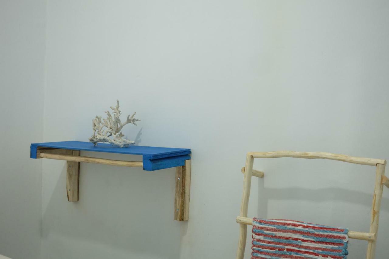 Blue Coral Homestay カリムンジャワ エクステリア 写真