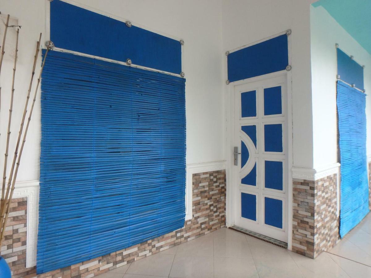 Blue Coral Homestay カリムンジャワ エクステリア 写真