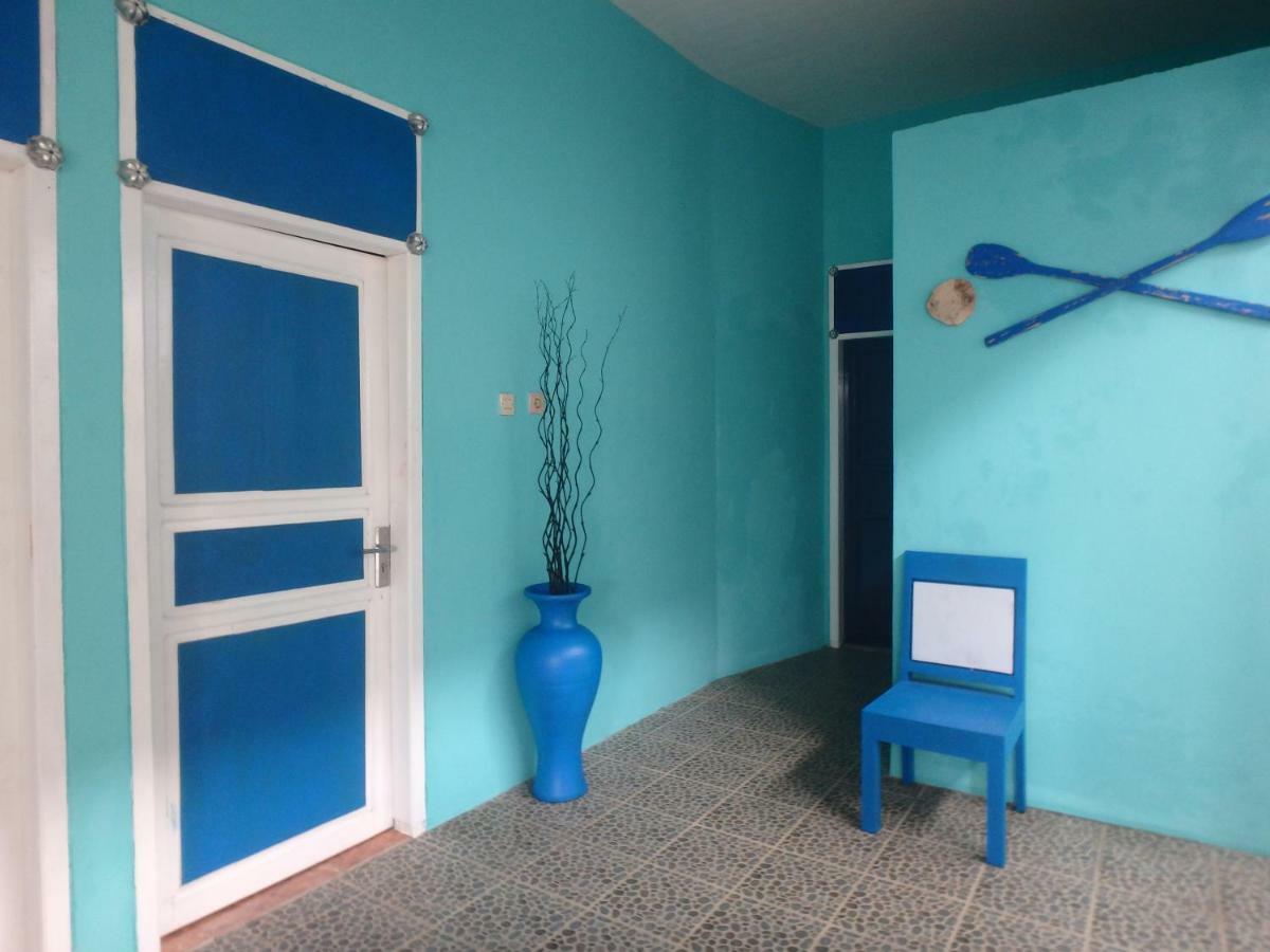 Blue Coral Homestay カリムンジャワ エクステリア 写真